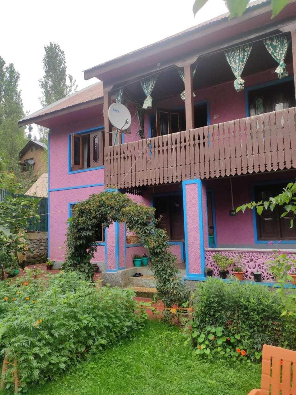 Oyo Home Muzamil Homestay Gulmarg Exterior photo