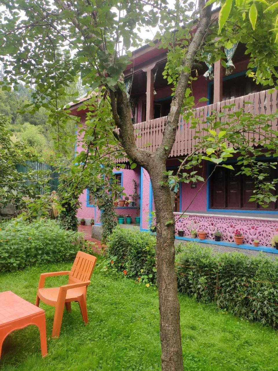 Oyo Home Muzamil Homestay Gulmarg Exterior photo